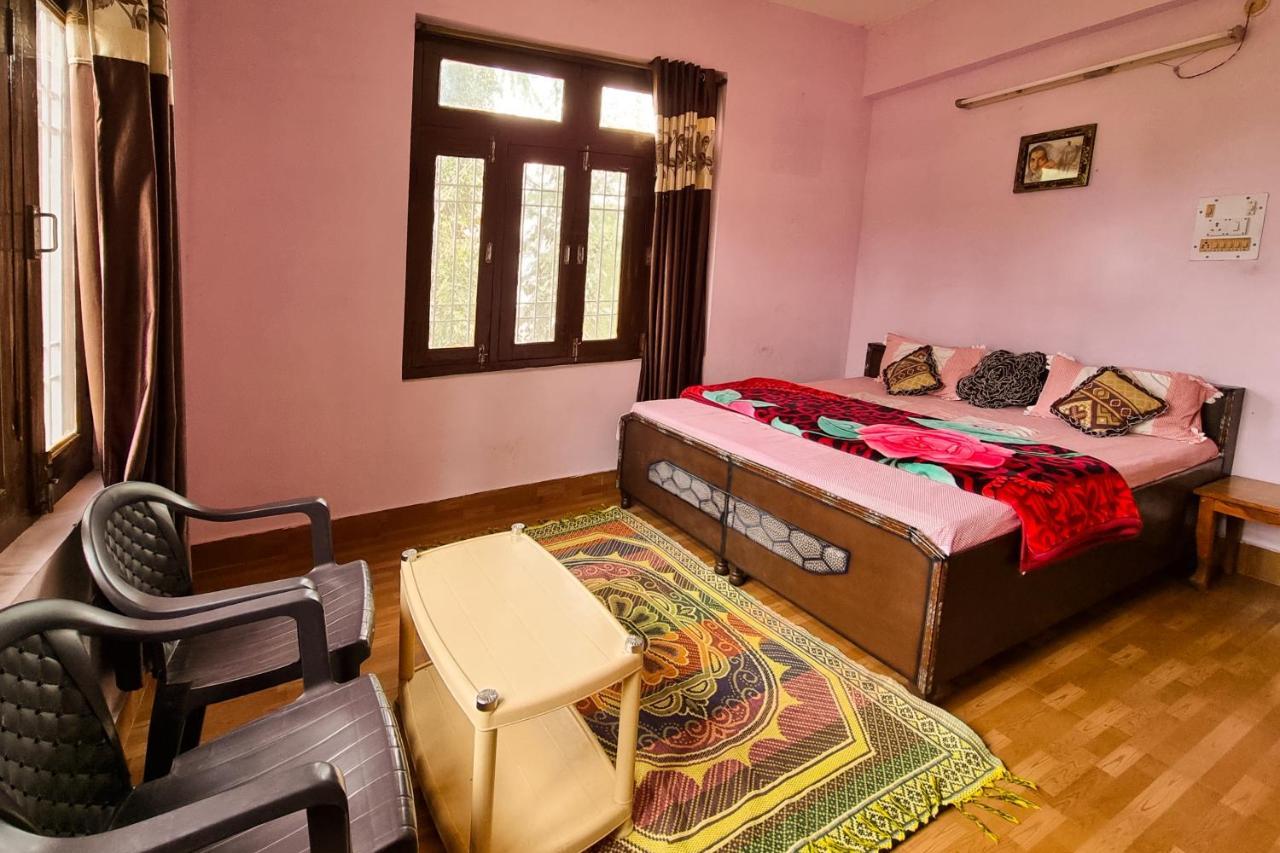 Aditya Homestay Далхаузи Экстерьер фото