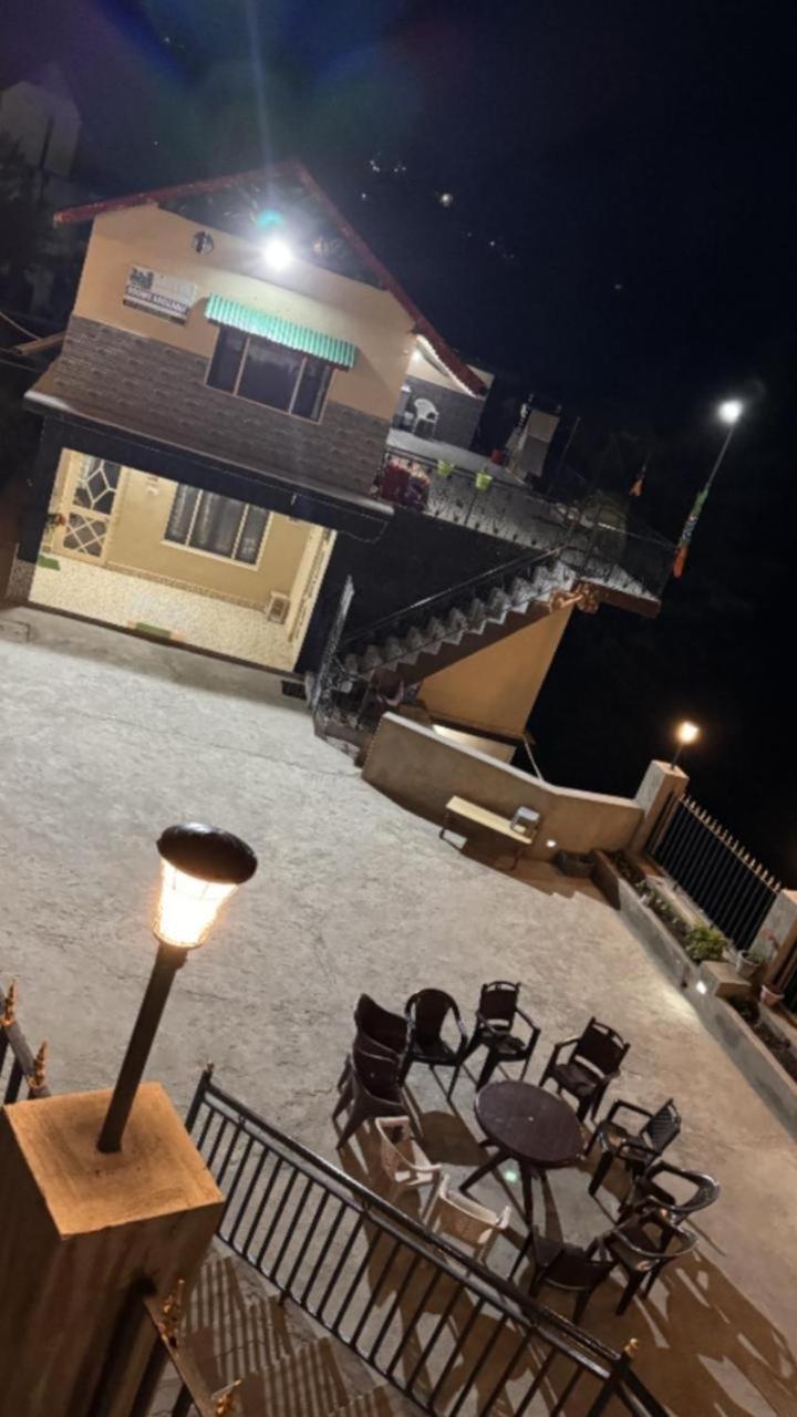 Aditya Homestay Далхаузи Экстерьер фото