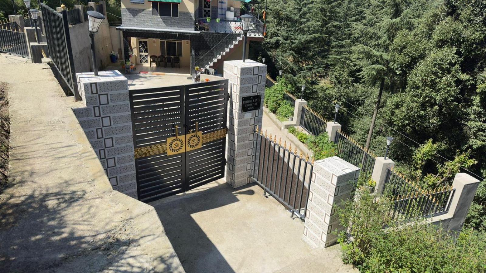 Aditya Homestay Далхаузи Экстерьер фото