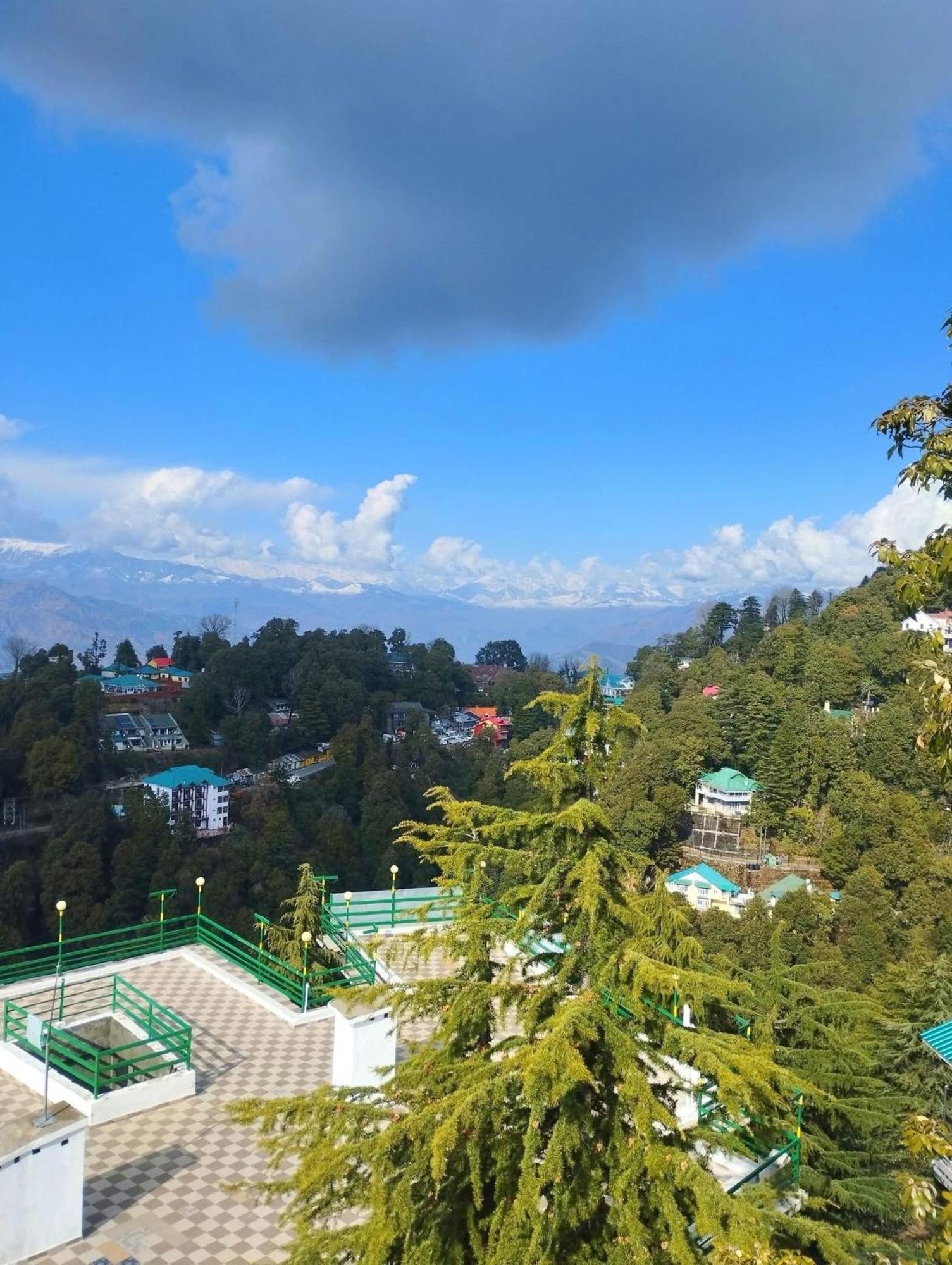 Aditya Homestay Далхаузи Экстерьер фото