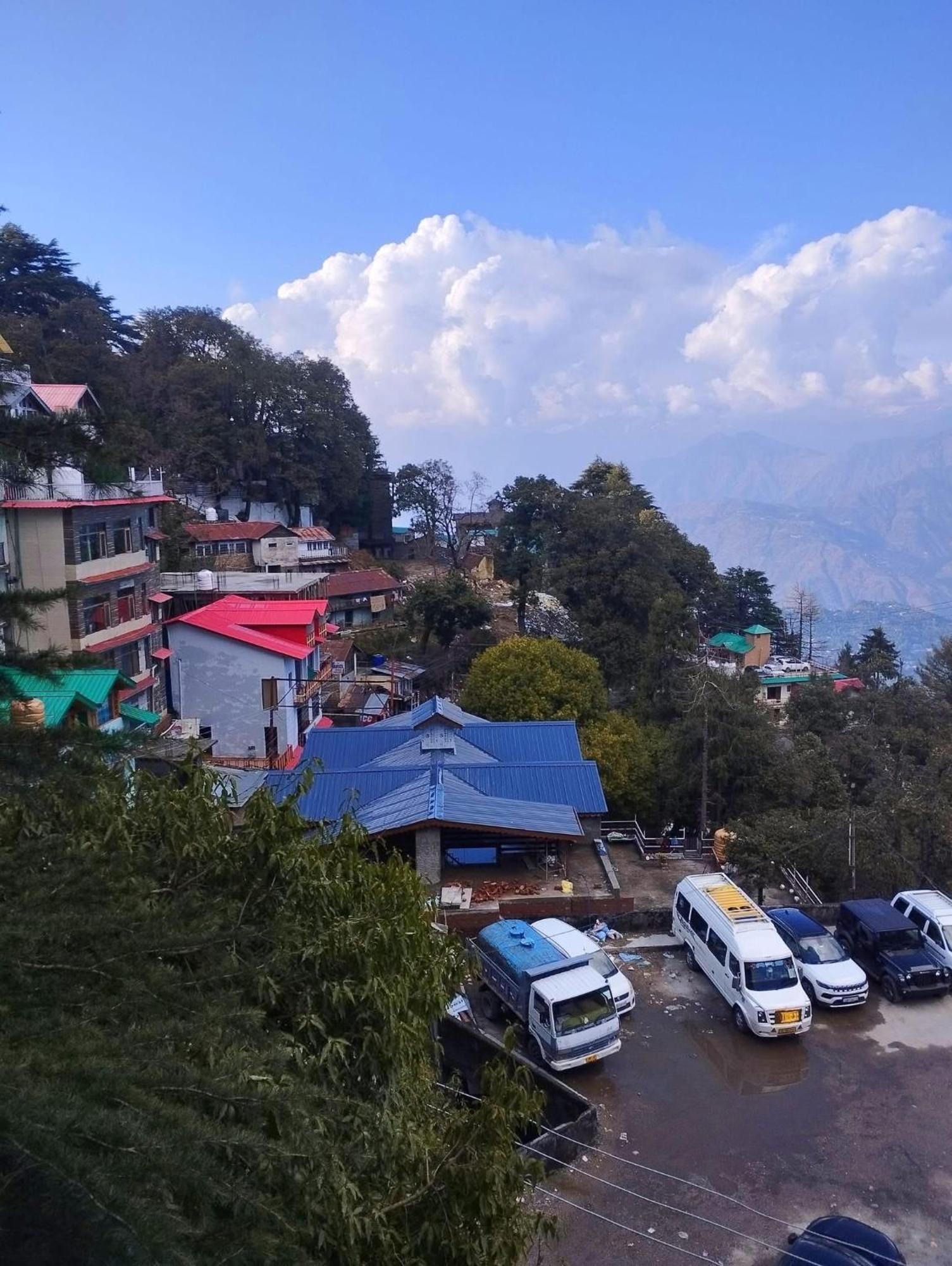 Aditya Homestay Далхаузи Экстерьер фото