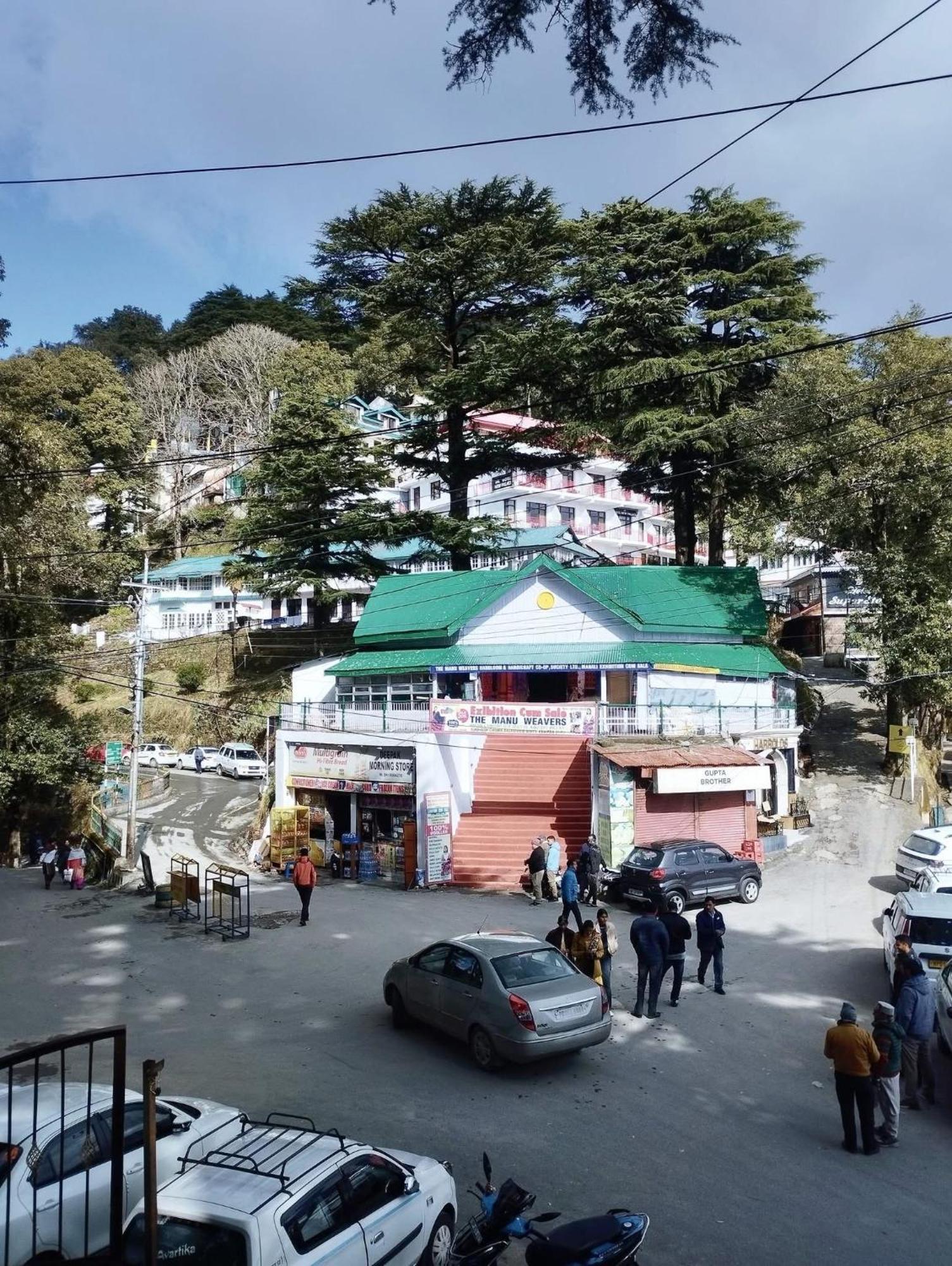 Aditya Homestay Далхаузи Экстерьер фото
