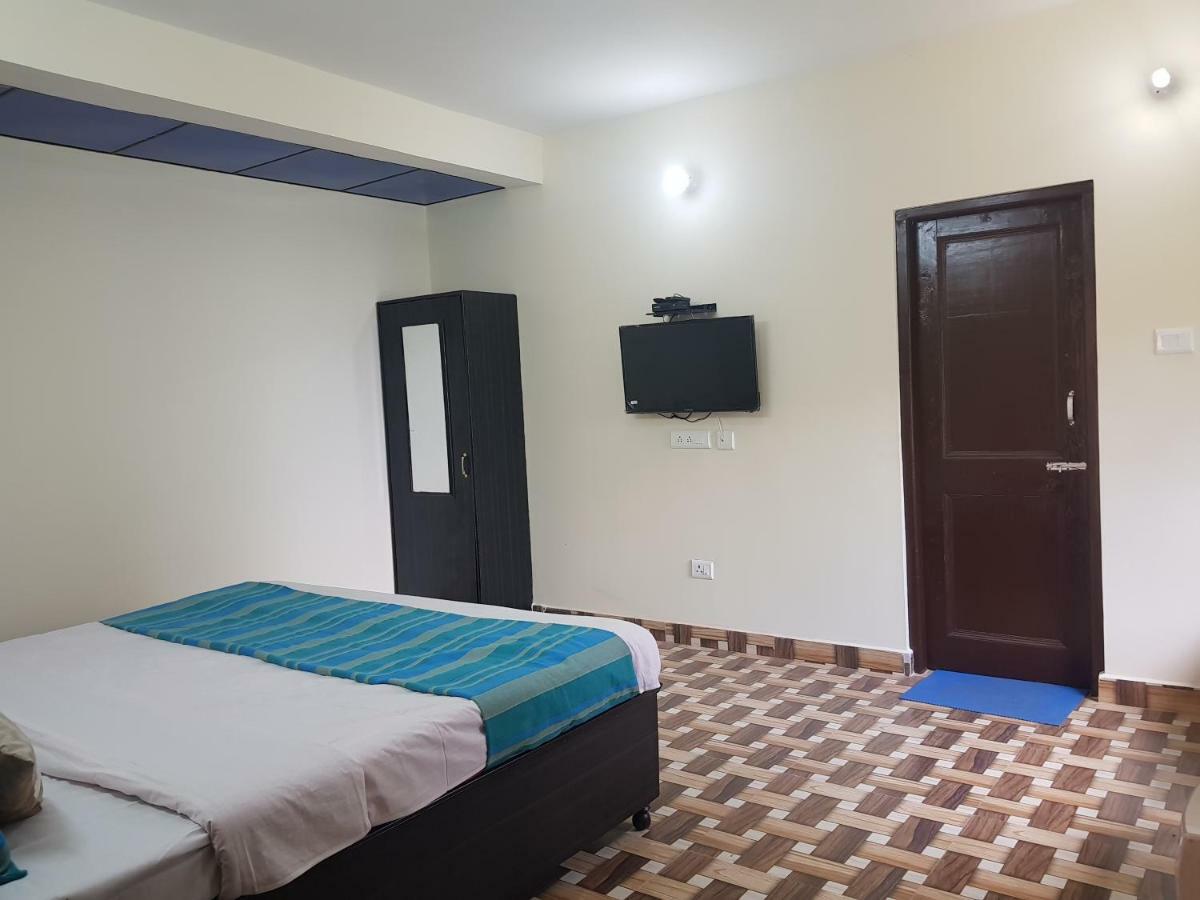 Aditya Homestay Далхаузи Экстерьер фото
