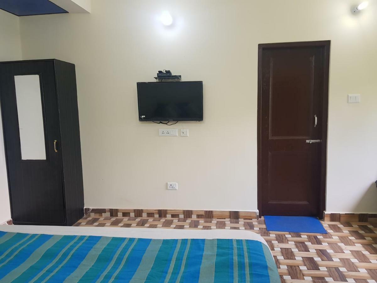 Aditya Homestay Далхаузи Экстерьер фото