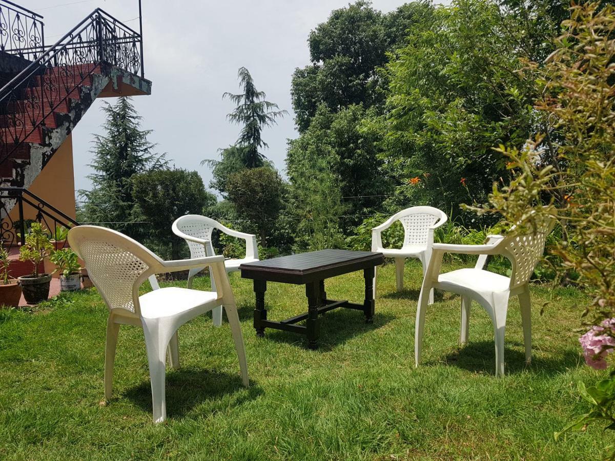 Aditya Homestay Далхаузи Экстерьер фото