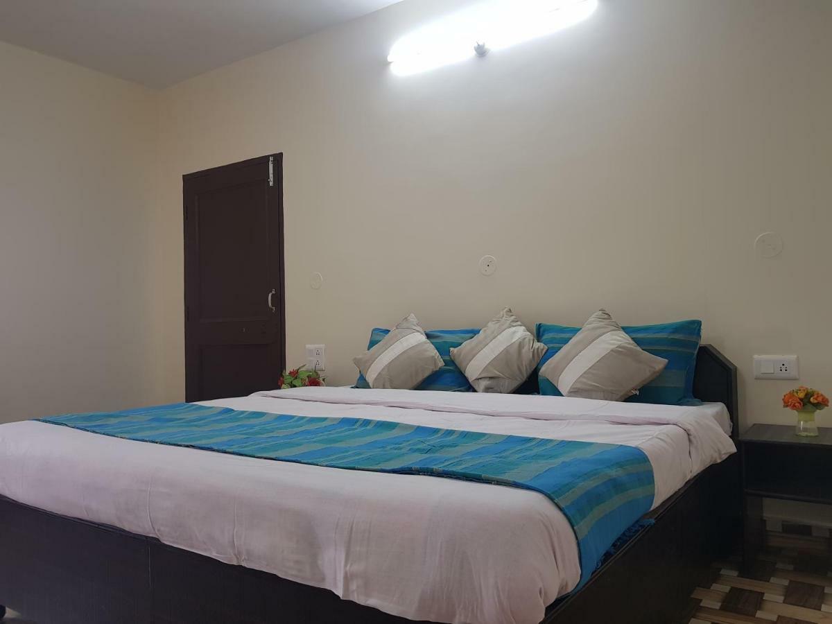 Aditya Homestay Далхаузи Экстерьер фото