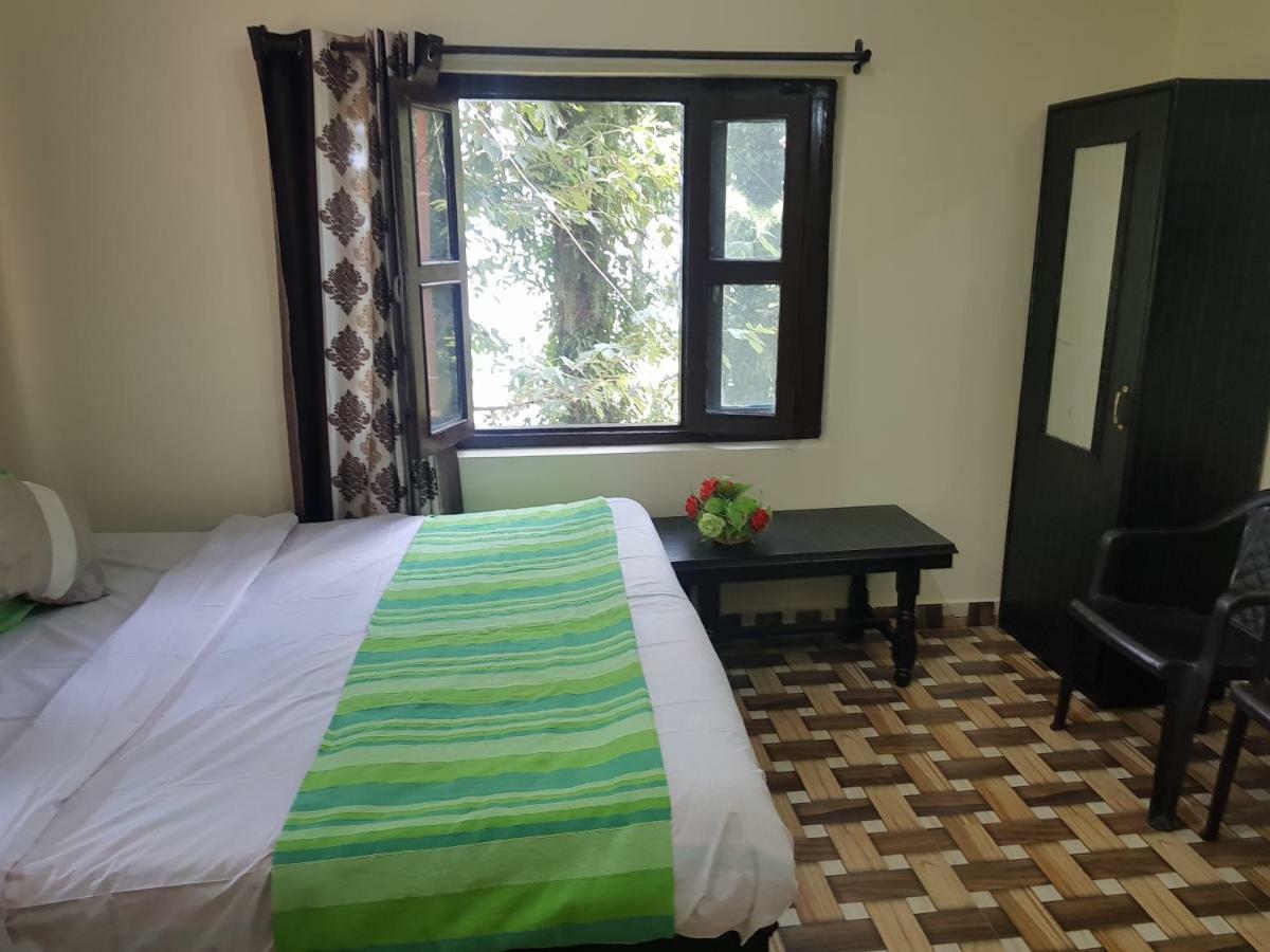 Aditya Homestay Далхаузи Экстерьер фото