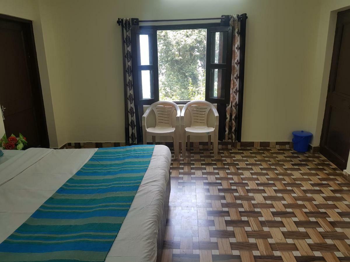 Aditya Homestay Далхаузи Экстерьер фото