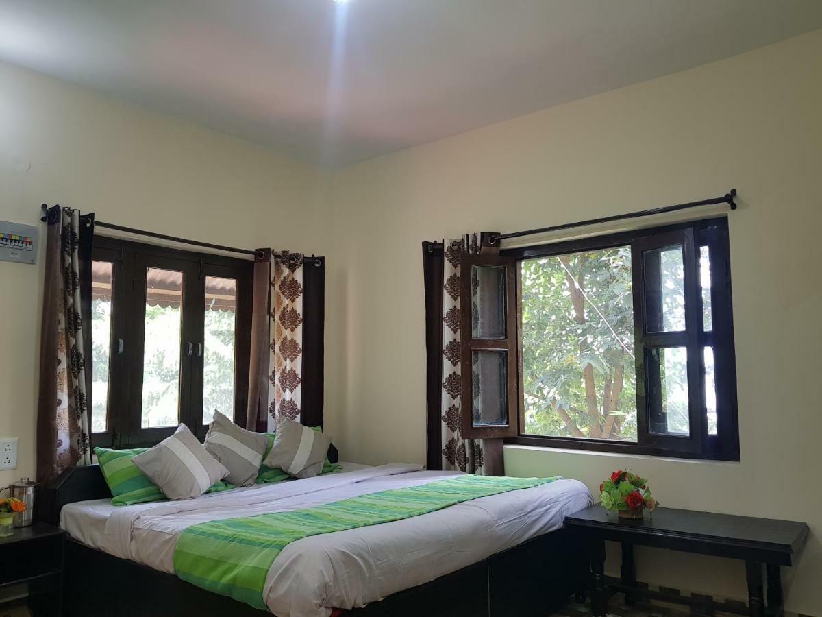 Aditya Homestay Далхаузи Экстерьер фото
