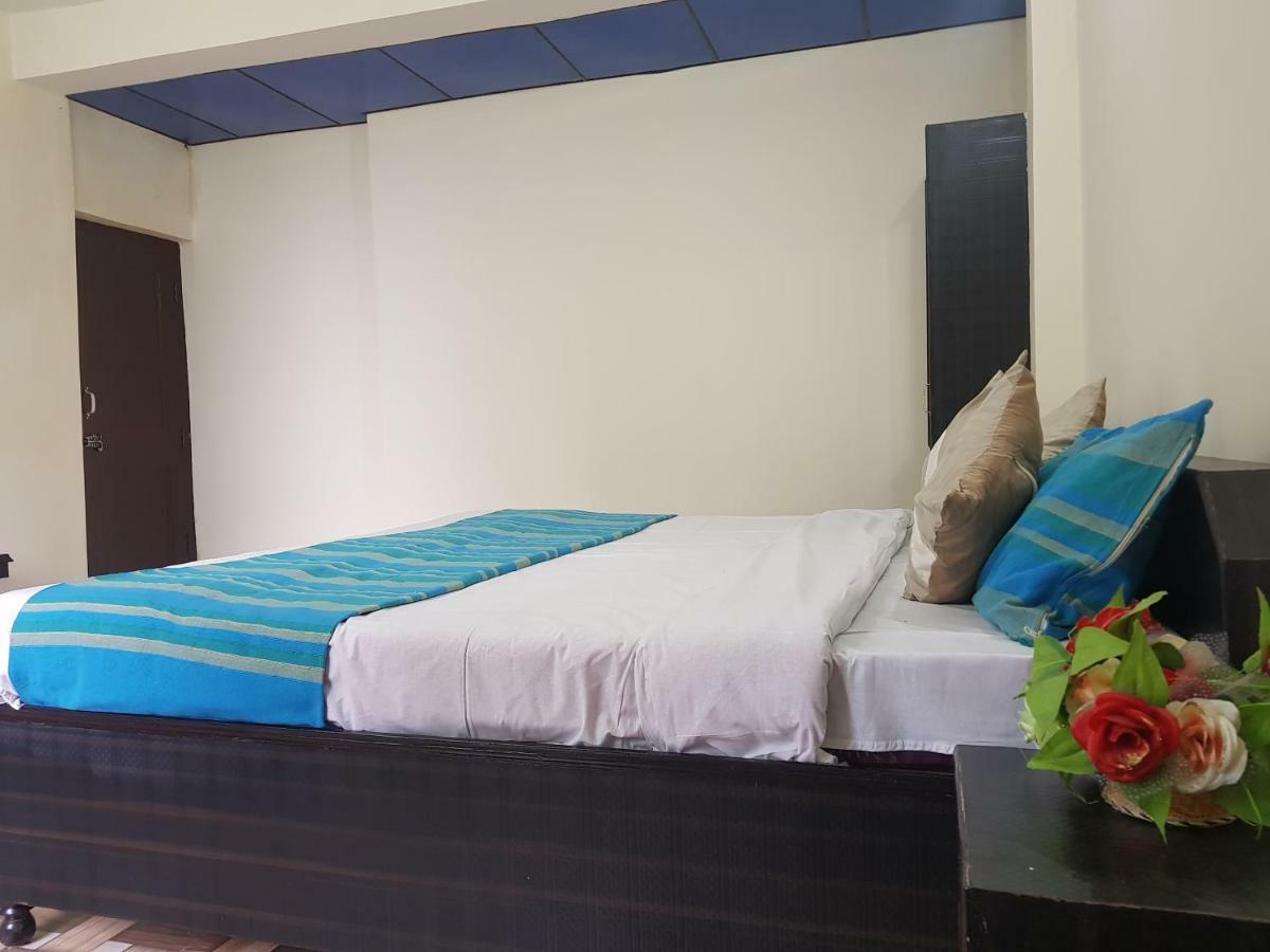 Aditya Homestay Далхаузи Экстерьер фото